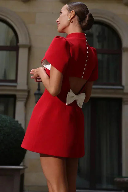 Yade - Timeless Dress with Modern Class