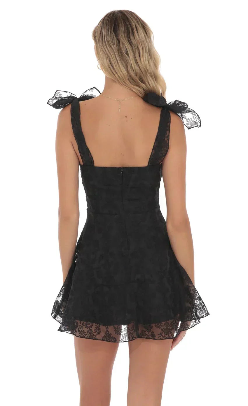 Motif Pattern A-line Dress in Blac